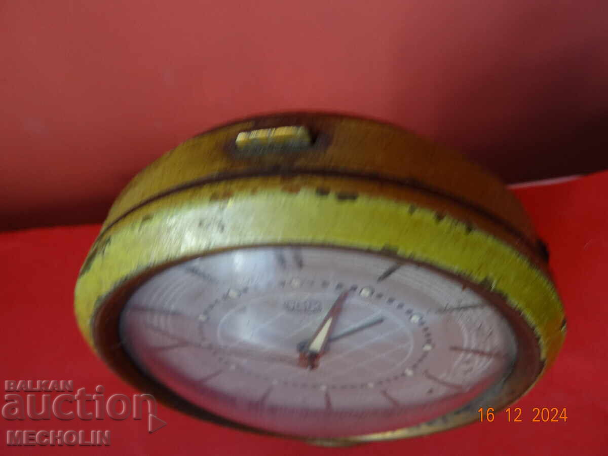 Delivery of COLLECTIBLE GERMAN ALARM CLOCK RUHLA UMF 1950 - 1960