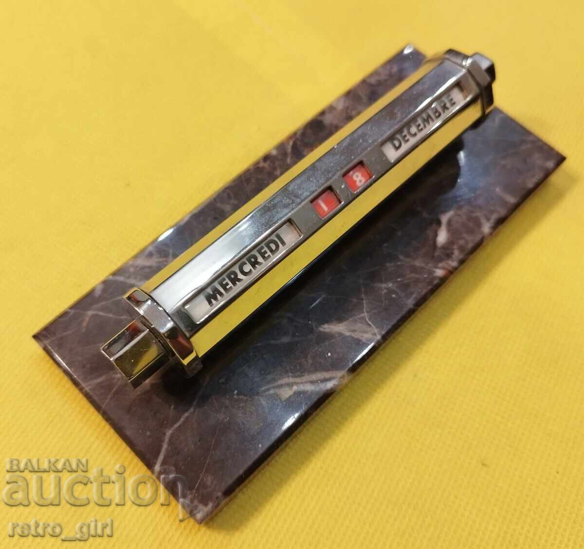 Desktop, perpetual calendar. with price 29.90 BGN | € 15.29 Desktop, perpetual calendar. with price 29.90 BGN | € 15.29