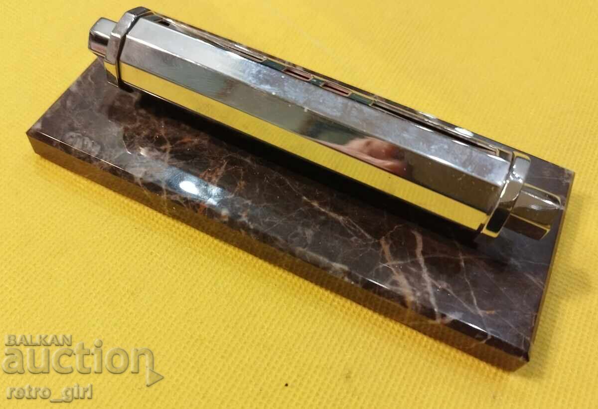 Auction Desktop, perpetual calendar. Auction Desktop, perpetual calendar.