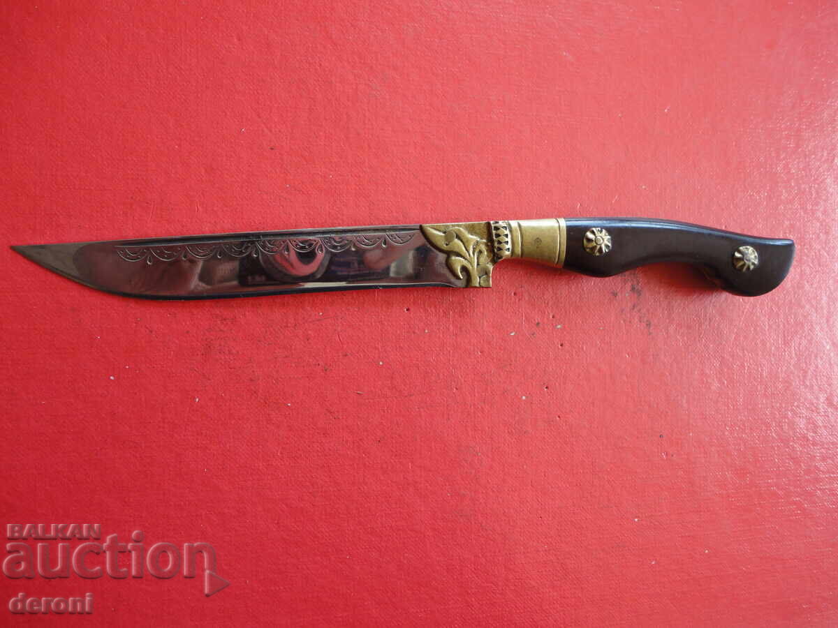 Knife karakulak with horn engravings 3 - 7 Knife karakulak with horn engravings 3 - 7