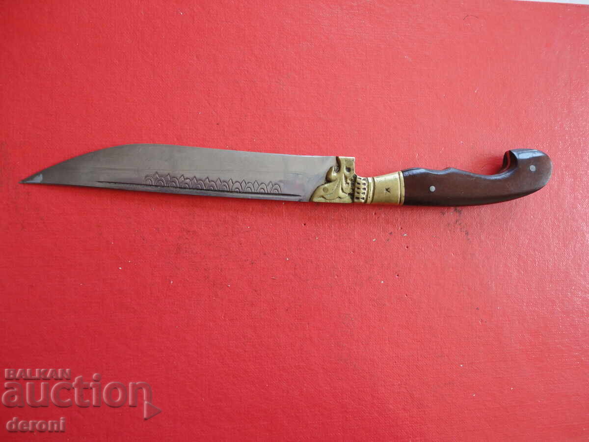 Knife karakulak with horn engravings 4 - 6 Knife karakulak with horn engravings 4 - 6