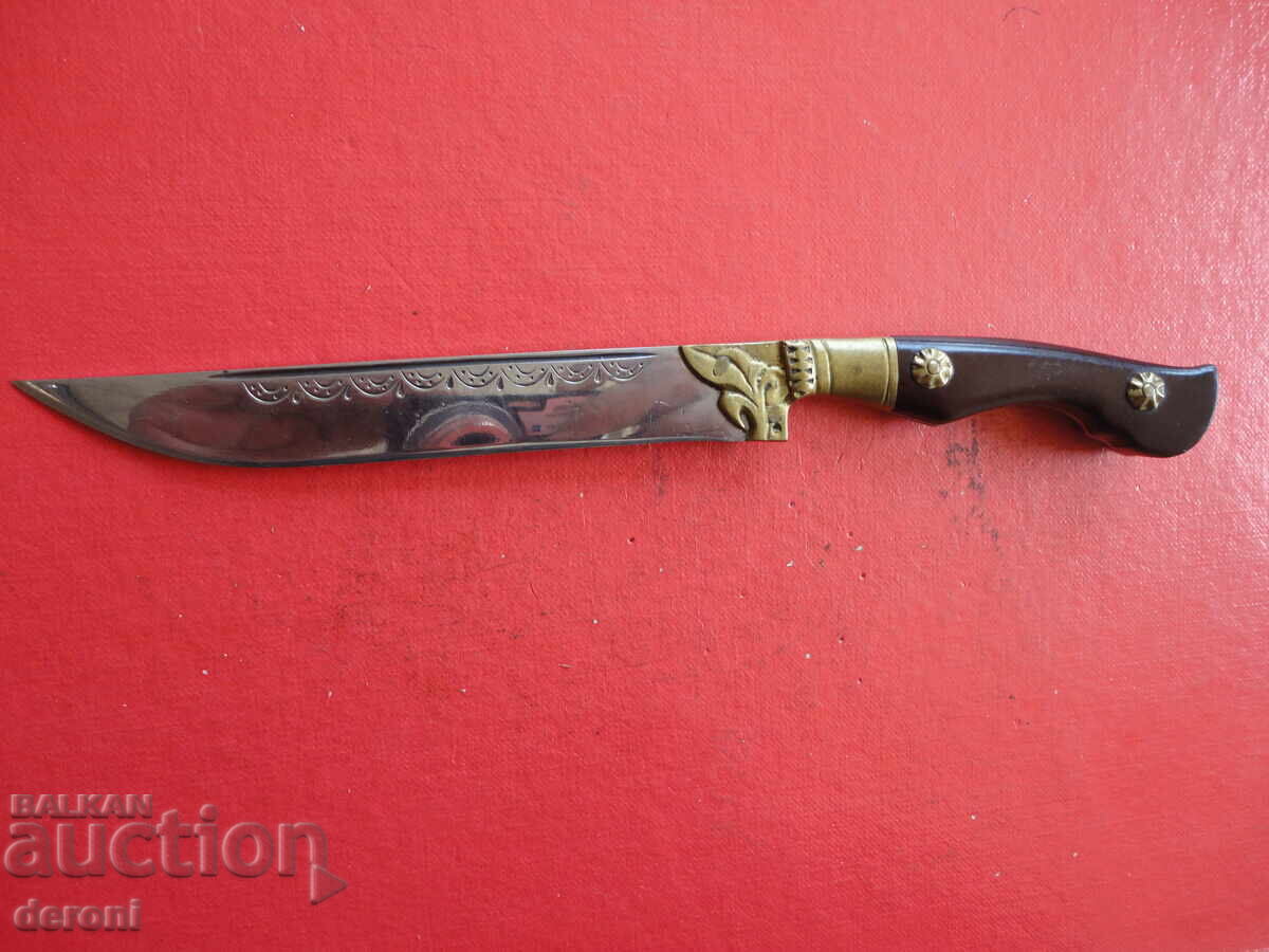 Knife karakulak with horn engravings 5 - 7 Knife karakulak with horn engravings 5 - 7