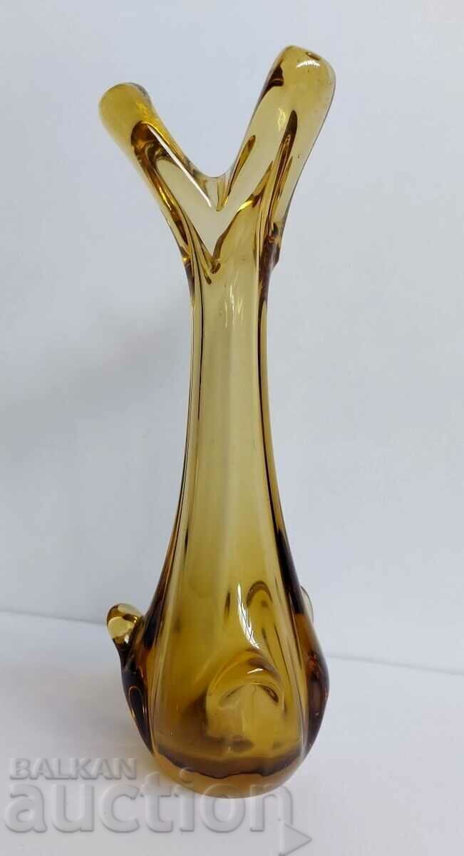 Auction . OLD BEAUTIFUL VASE VASE HEALTHY Auction . OLD BEAUTIFUL VASE VASE HEALTHY