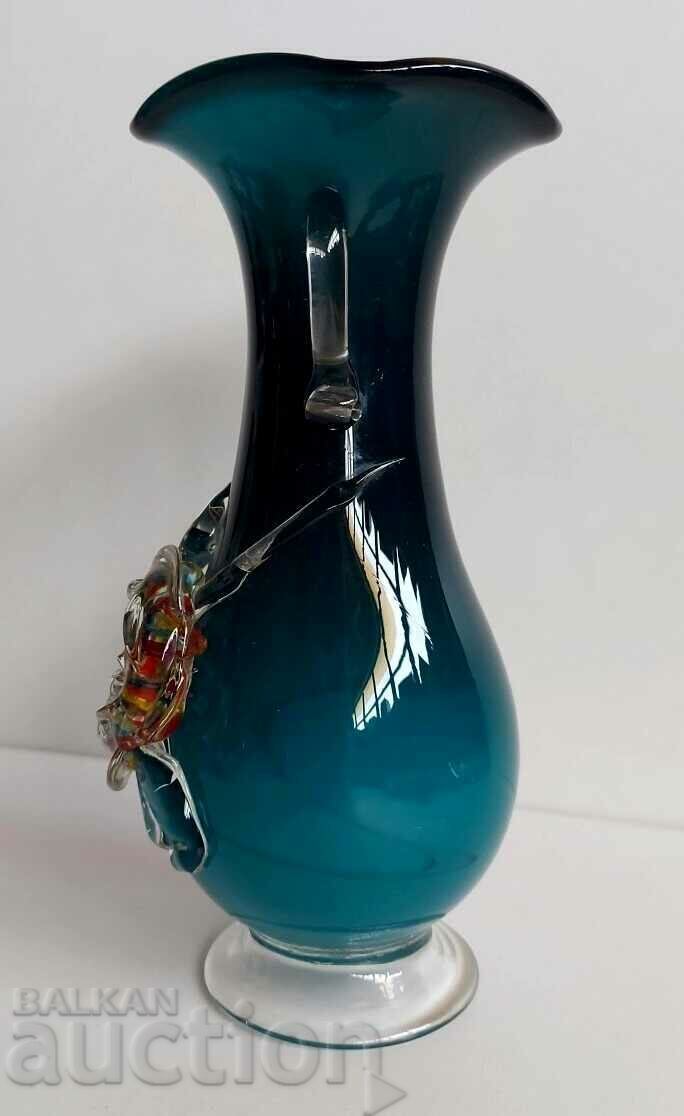 Delivery of . OLD BEAUTIFUL VASE IN GOOD CONDITION MURANO TYPE BLOWN GLASS Delivery of . OLD BEAUTIFUL VASE IN GOOD CONDITION MURANO TYPE BLOWN GLASS
