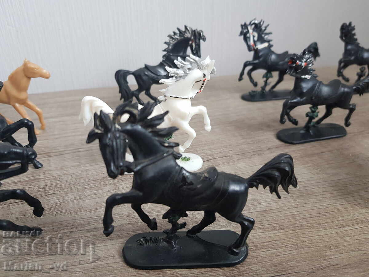 Аукцион Стари пластмасови кончета W.Germany - 13 броя Аукцион Стари пластмасови кончета W.Germany - 13 броя