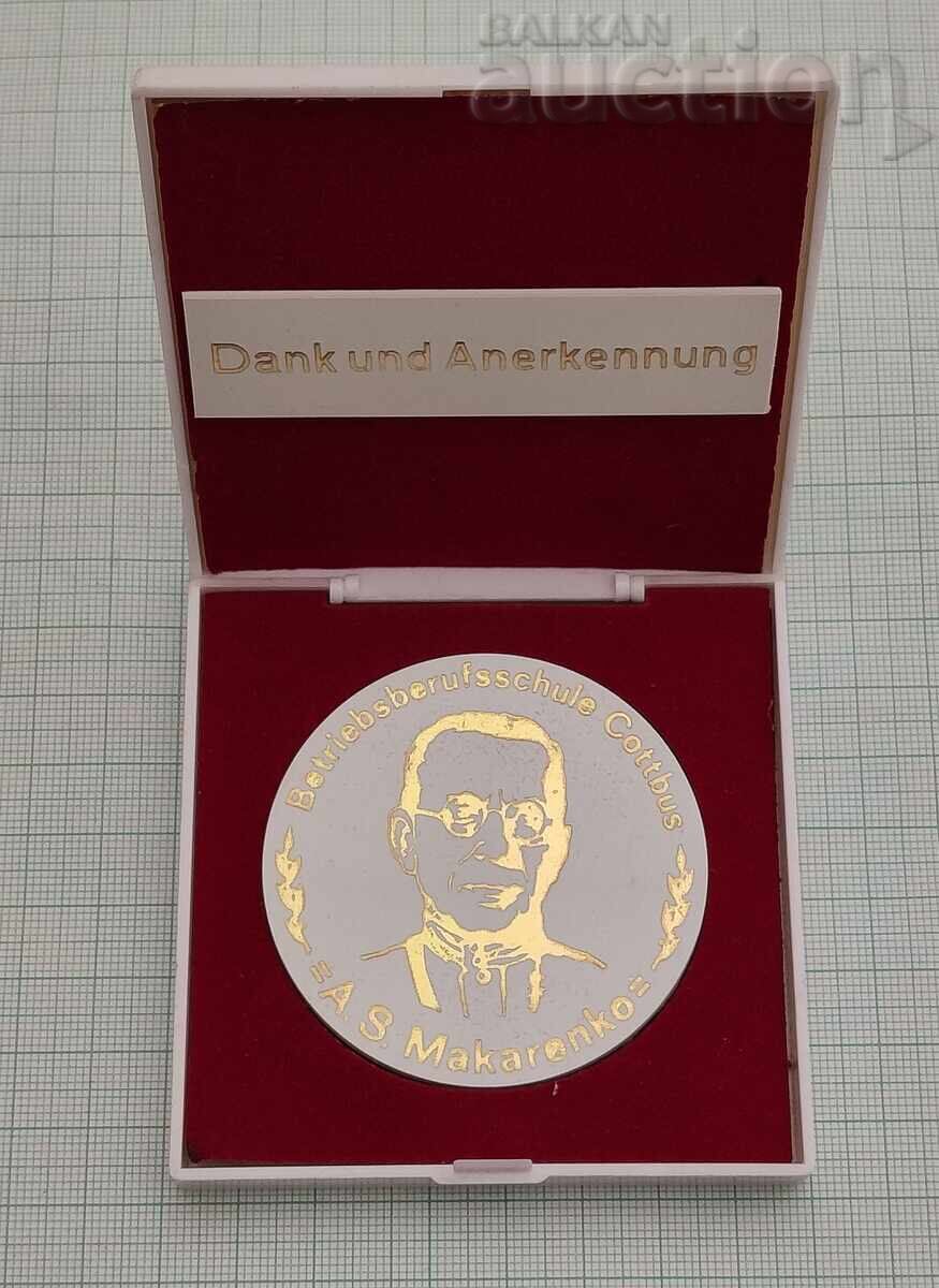 "MAKARENKO" HIGH SCHOOL COTTBUS/GERMANY AWARD PLAQUE with price 20.00 BGN | € 10.23 "MAKARENKO" HIGH SCHOOL COTTBUS/GERMANY AWARD PLAQUE with price 20.00 BGN | € 10.23