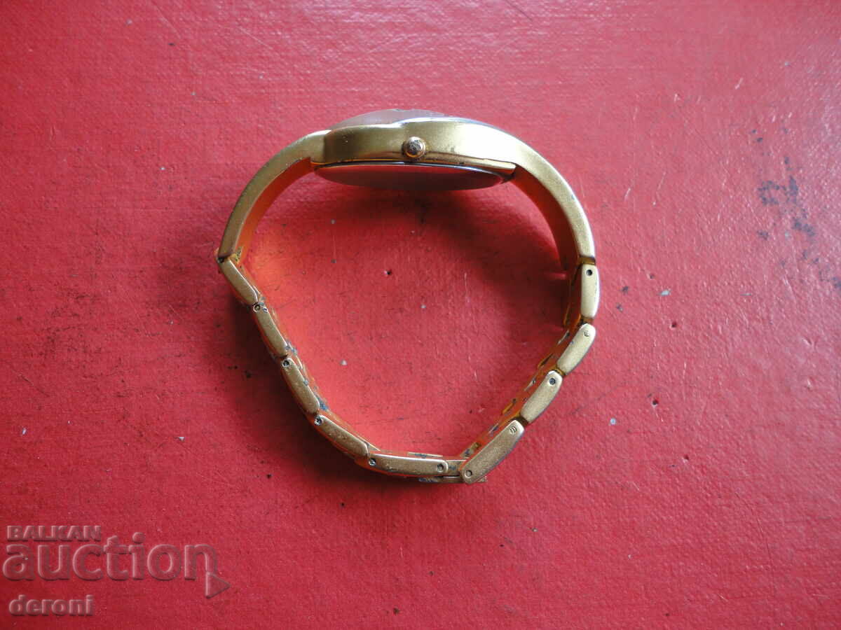 Позлатен дамски часовник Rivage с цена 30.00 лв. | € 15.34 Позлатен дамски часовник Rivage с цена 30.00 лв. | € 15.34