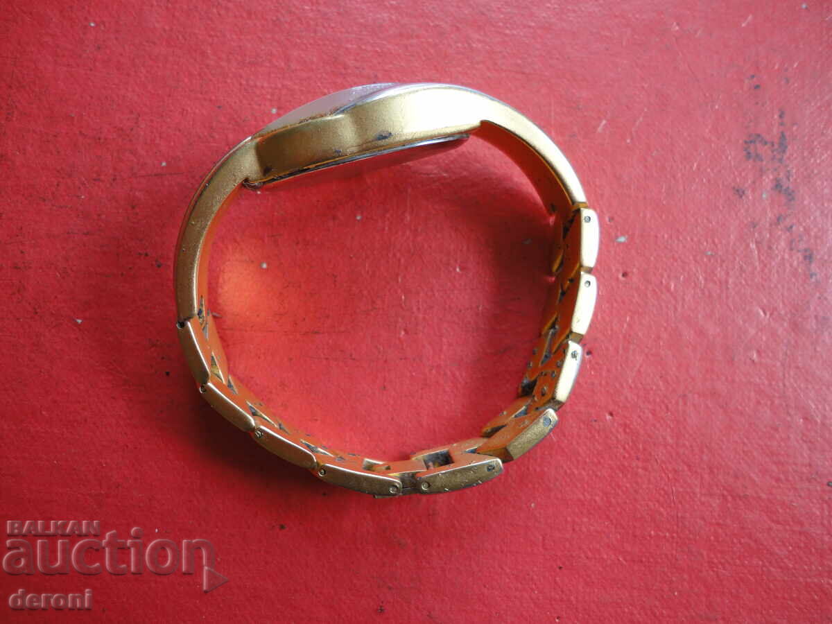 Аукцион Позлатен дамски часовник Rivage Аукцион Позлатен дамски часовник Rivage