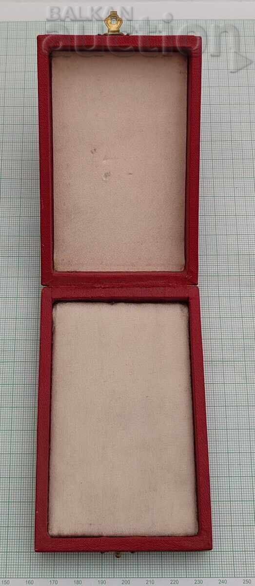 Delivery of MEDAL FOR LABOR DISTINCTION BOX EARLY ISSUE Delivery of MEDAL FOR LABOR DISTINCTION BOX EARLY ISSUE