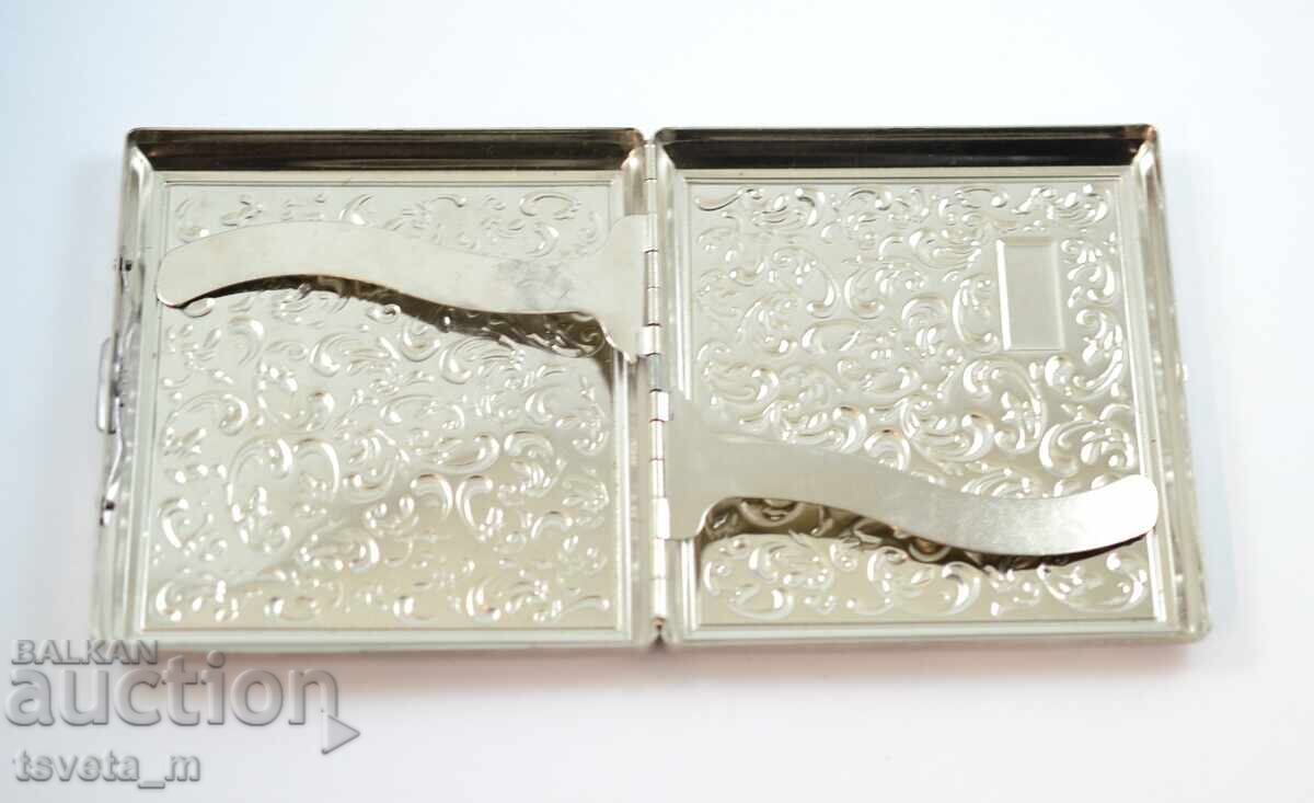 Auction Antique snuff box Auction Antique snuff box