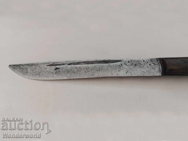 Old Gabrovo knife Karakulak with horn hilts with price 180.00 BGN | € 92.03 Old Gabrovo knife Karakulak with horn hilts with price 180.00 BGN | € 92.03