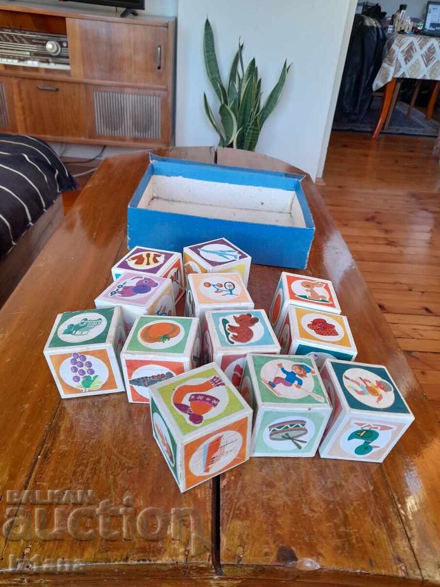 Auction An old children's game with cubes Auction An old children's game with cubes