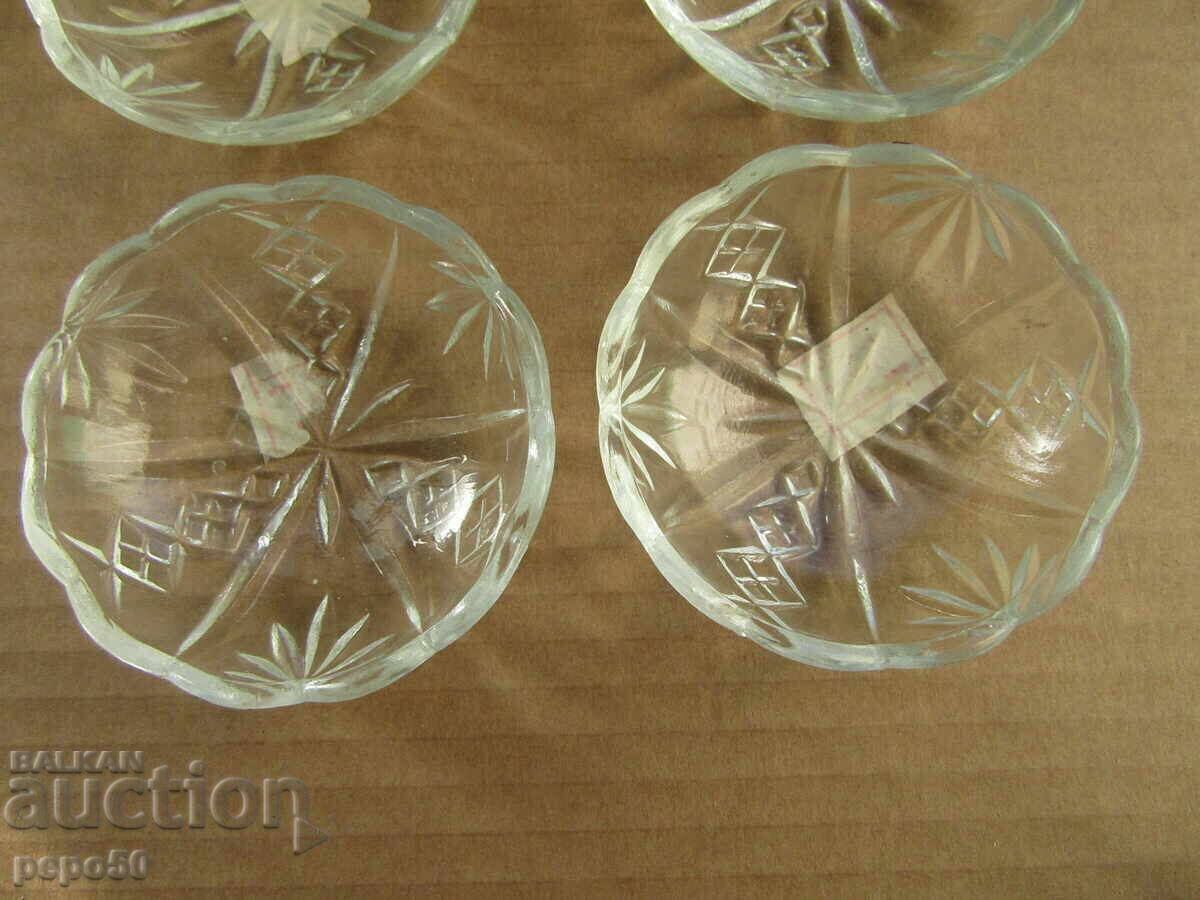 11 pcs. BULGARIAN GLASS PLATES FOR SOCA DESSERTS with price 22.00 BGN | € 11.25 11 pcs. BULGARIAN GLASS PLATES FOR SOCA DESSERTS with price 22.00 BGN | € 11.25