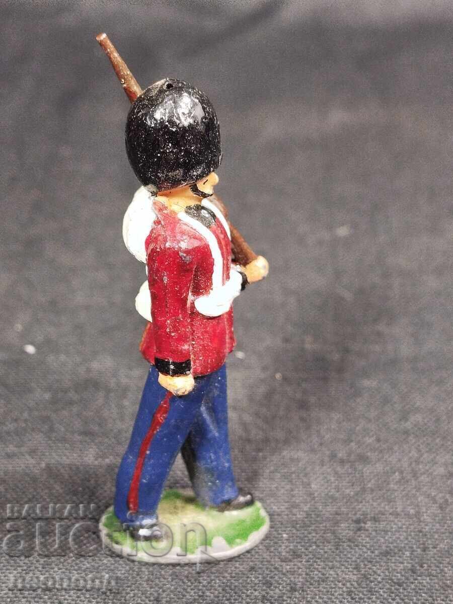 OLD RETRO METAL TOY LEAD SOLDIER FIGURE - 5 OLD RETRO METAL TOY LEAD SOLDIER FIGURE - 5