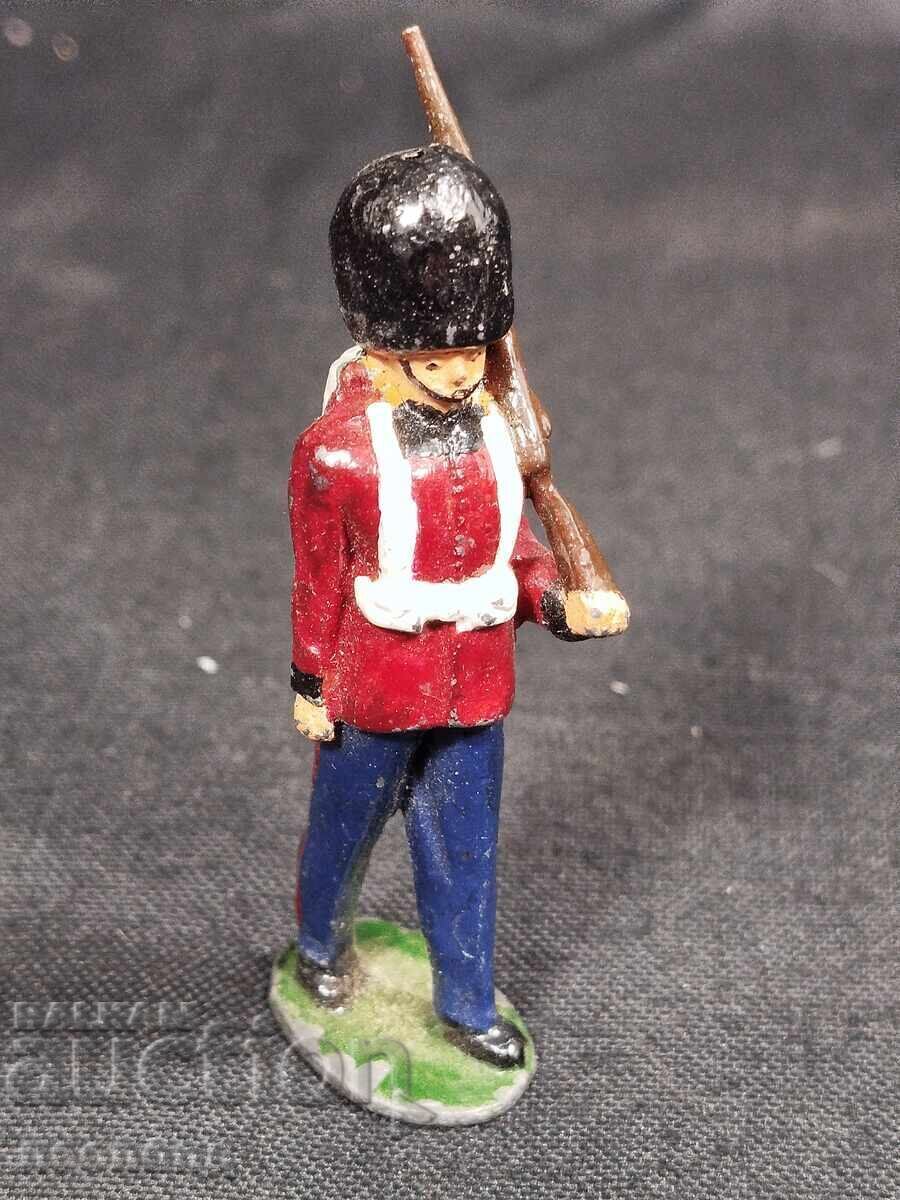 OLD RETRO METAL TOY LEAD SOLDIER FIGURE - 6 OLD RETRO METAL TOY LEAD SOLDIER FIGURE - 6