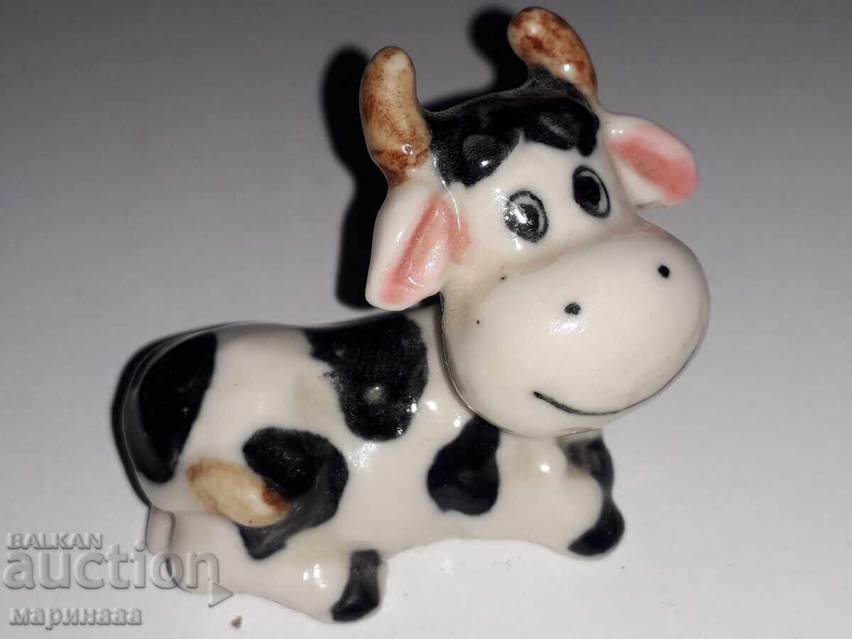 SMALL FIGURINE. PORCELAIN SMALL FIGURINE. PORCELAIN