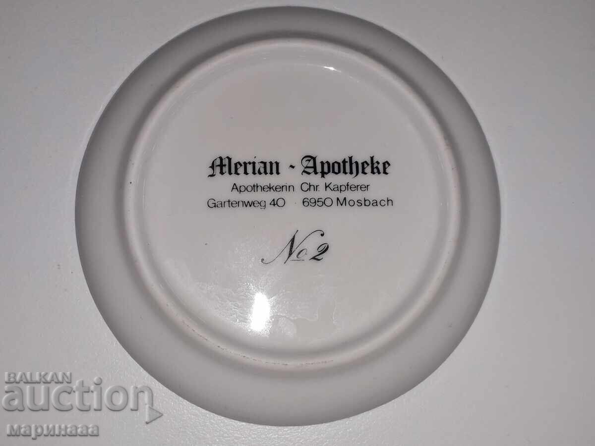 PLACĂ. PORŢELAN cu preț 1.50 BGN | € 0.77