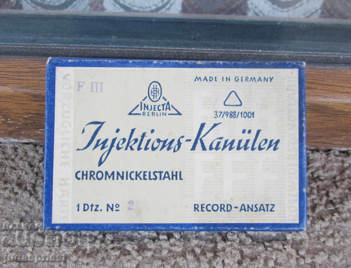 Παράδοση παλιές γερμανικές ιατρικές βελόνες αχρησιμοποίητες με κουτί Παράδοση παλιές γερμανικές ιατρικές βελόνες αχρησιμοποίητες με κουτί