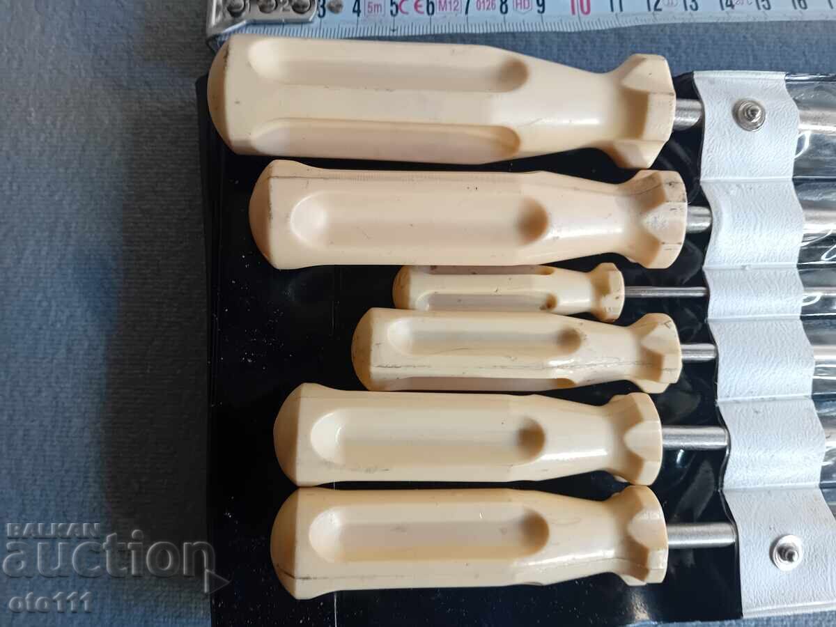 Delivery of OLD SCREWDRIVER SET, SCREWDRIVER Delivery of OLD SCREWDRIVER SET, SCREWDRIVER