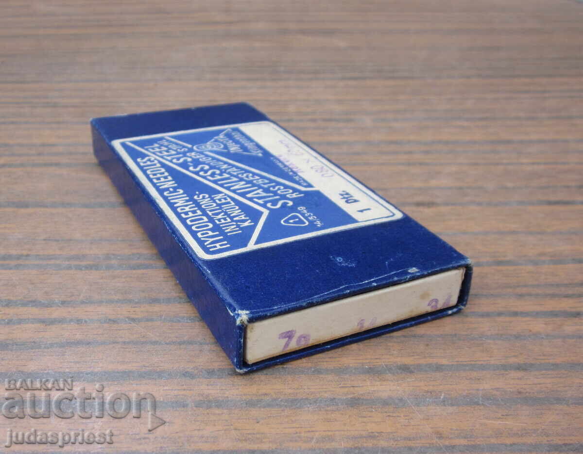 Δημοπρασία vintage γερμανικές ιατρικές βελόνες αχρησιμοποίητες με κουτί Δημοπρασία vintage γερμανικές ιατρικές βελόνες αχρησιμοποίητες με κουτί