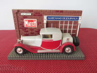 Matchbox cart with display