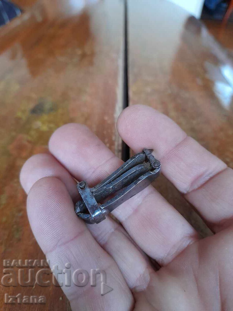 Aparat de tuns vechi de unghii cu preț 10.00 BGN | € 5.11