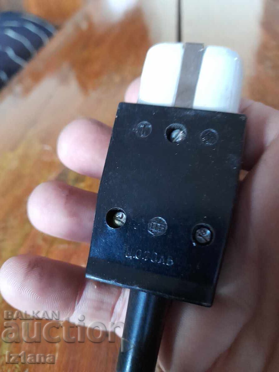 Auction Old plug plug Auction Old plug plug