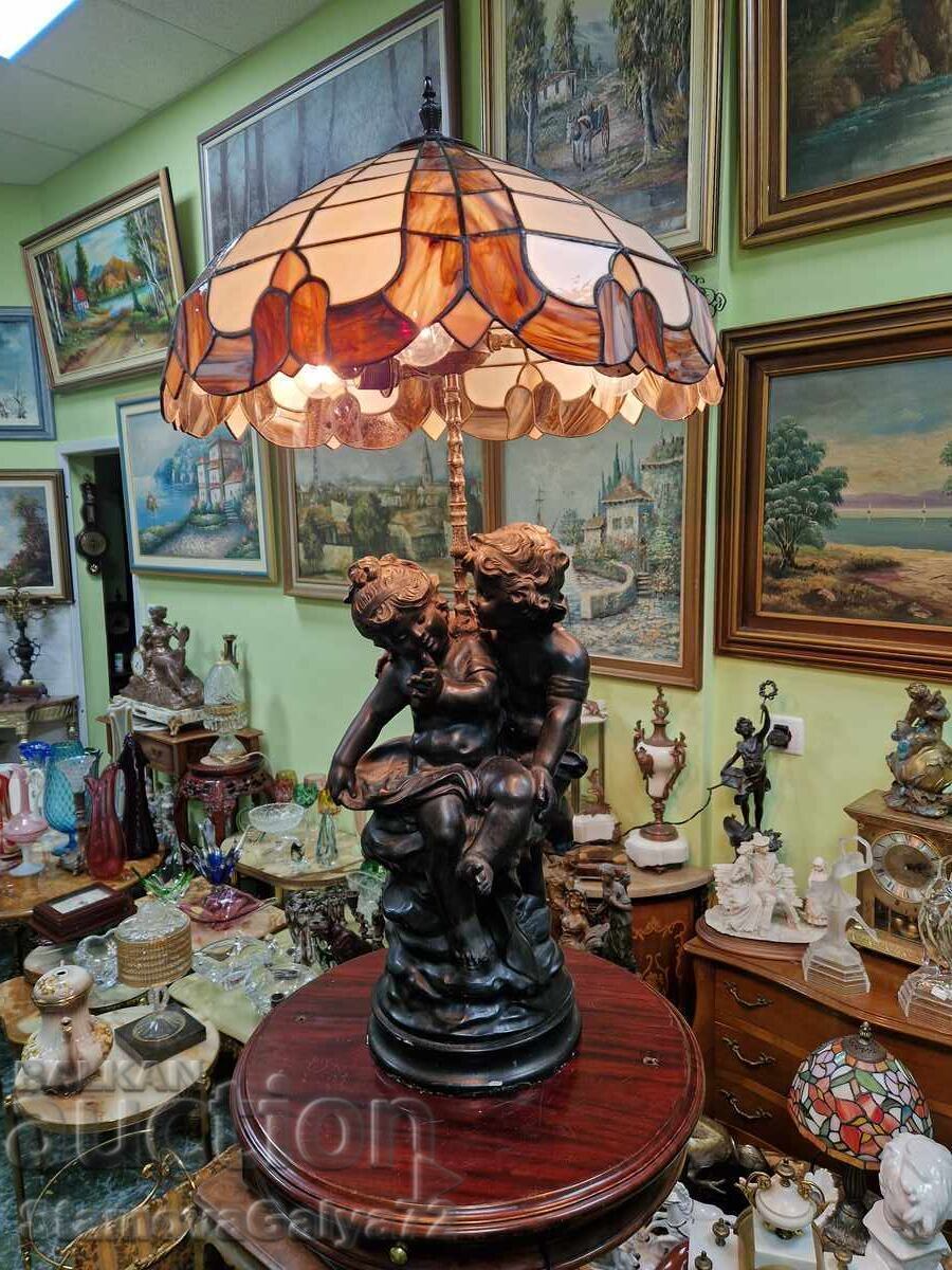 Страхотна голяма антикварна лампа Тифани Страхотна голяма антикварна лампа Тифани