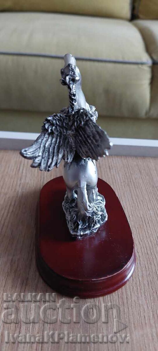 Παράδοση Ένα ειδώλιο για τους γνώστες Παράδοση Ένα ειδώλιο για τους γνώστες