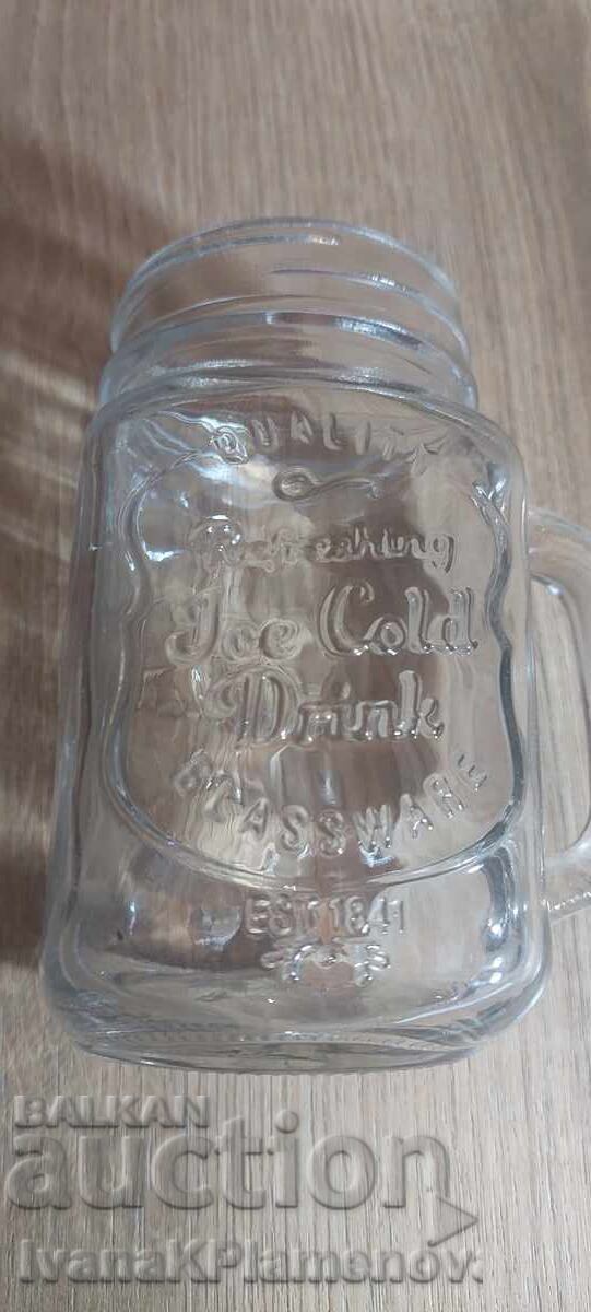 Γυάλινα βάζα δύο τεμαχίων με τιμή 8.00 BGN | € 4.09 Γυάλινα βάζα δύο τεμαχίων με τιμή 8.00 BGN | € 4.09