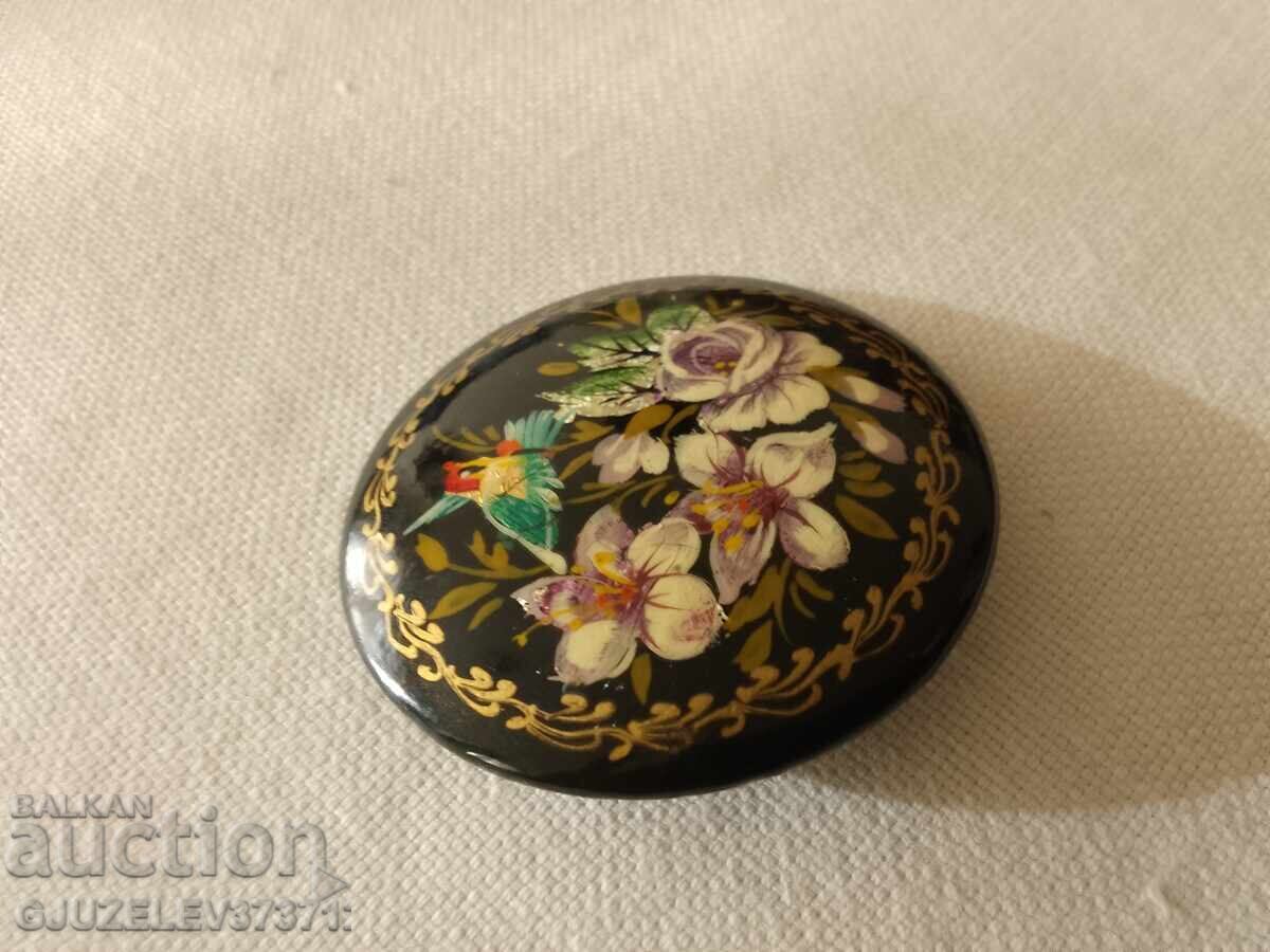 Delivery of Hand painted floral lacquered brooch from Russia signed Delivery of Hand painted floral lacquered brooch from Russia signed