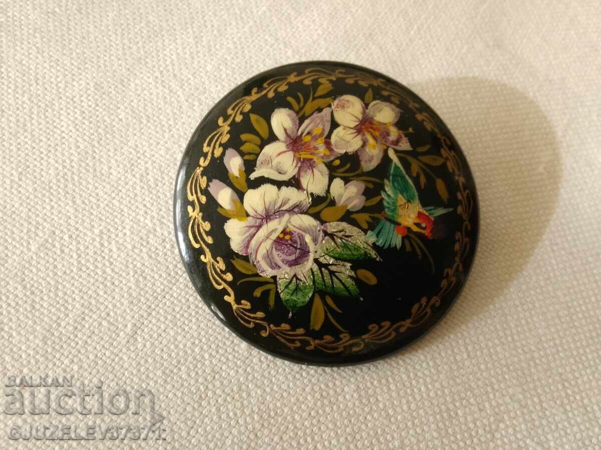 Hand painted floral lacquered brooch from Russia signed - 5 Hand painted floral lacquered brooch from Russia signed - 5