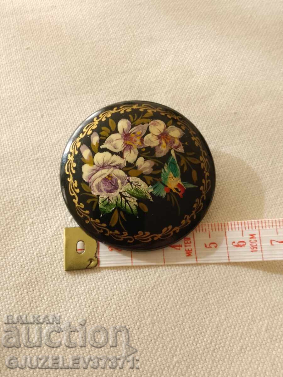 Hand painted floral lacquered brooch from Russia signed - 7 Hand painted floral lacquered brooch from Russia signed - 7