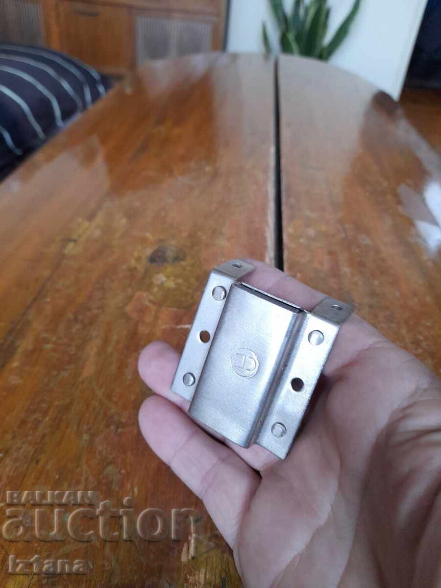 Licitație Lacăt vechi, lacăt