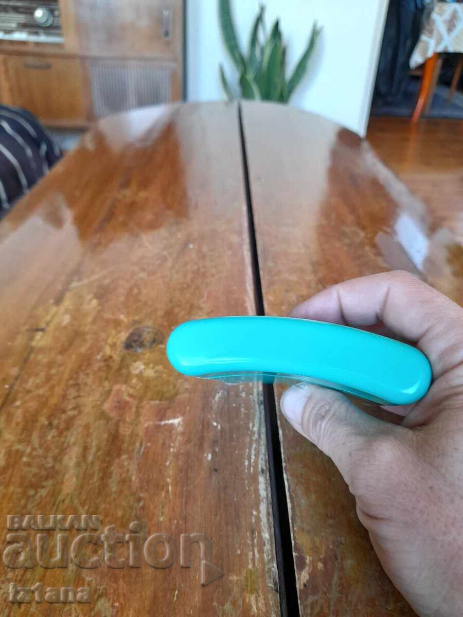 Delivery of Old Smoke Stone snuffbox, Ford Thunderbird