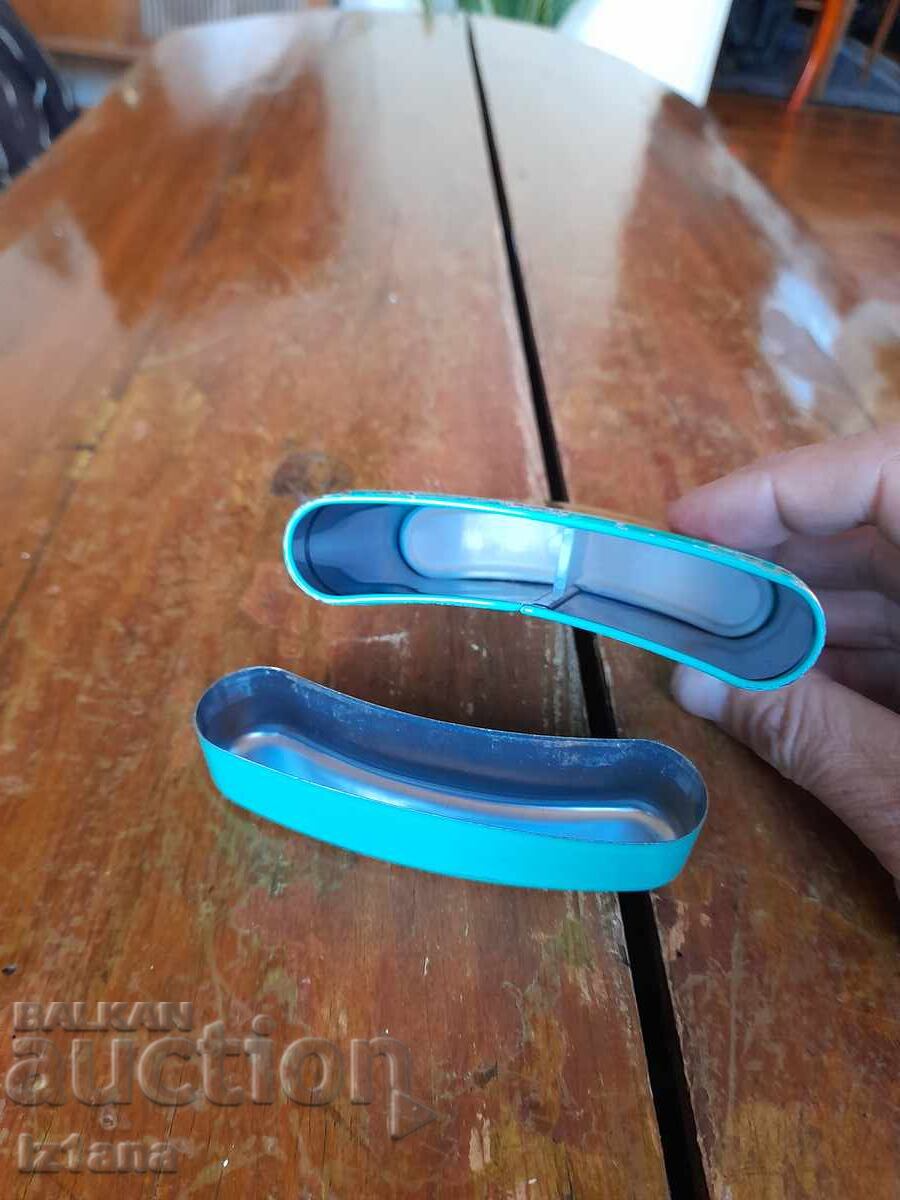 Old Smoke Stone snuffbox, Ford Thunderbird - 6