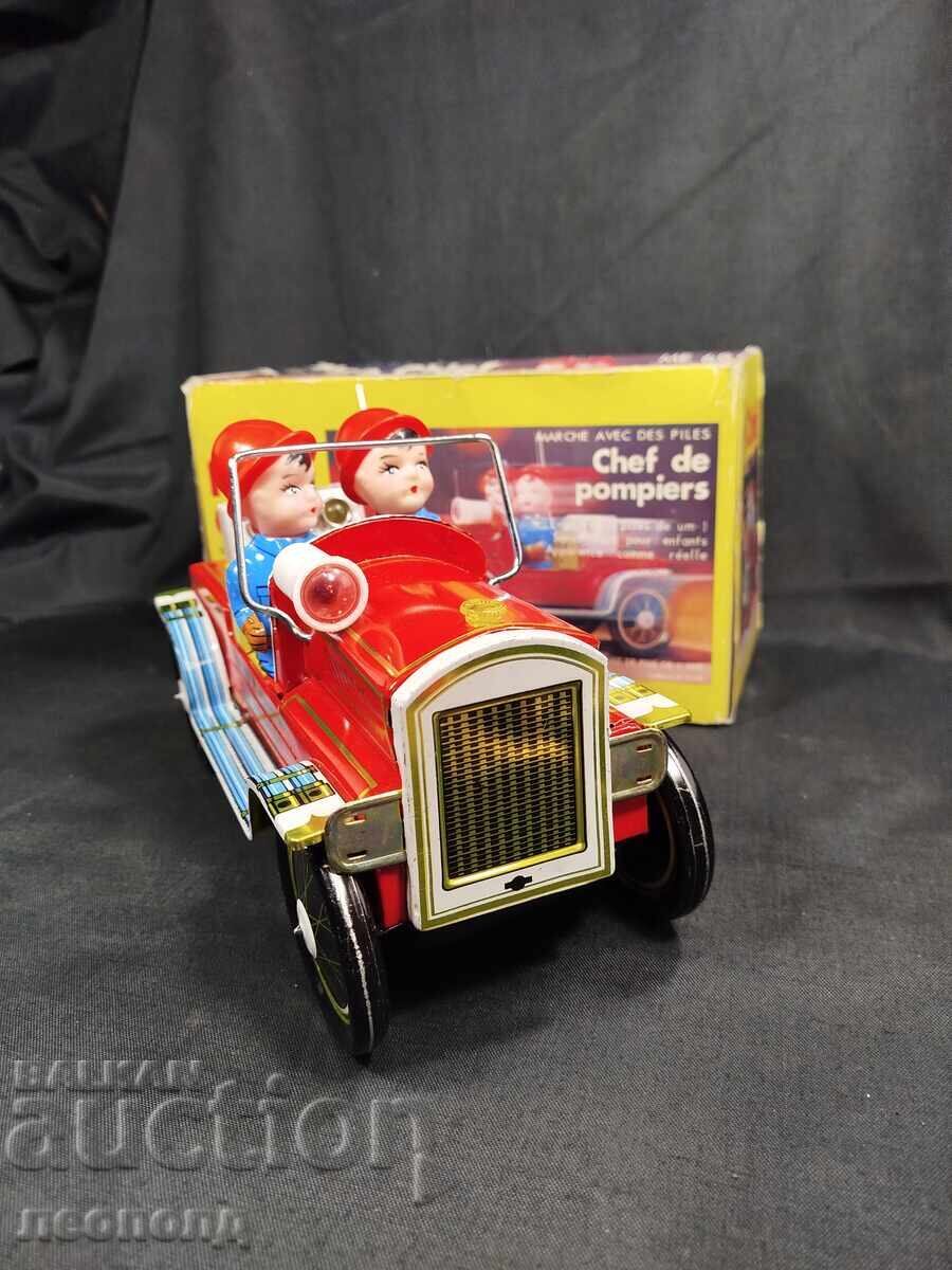 Delivery of OLD RETRO SOC CHINA TIN TOY FIRE ENGINE