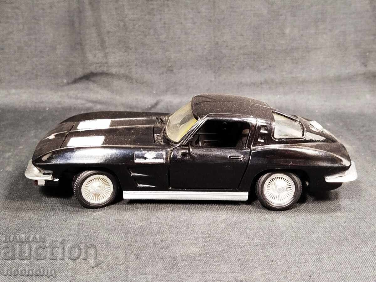 1/24 METAL CAR SCALE MODEL CHEVROLET CORVETTE REVELL - 5 1/24 METAL CAR SCALE MODEL CHEVROLET CORVETTE REVELL - 5