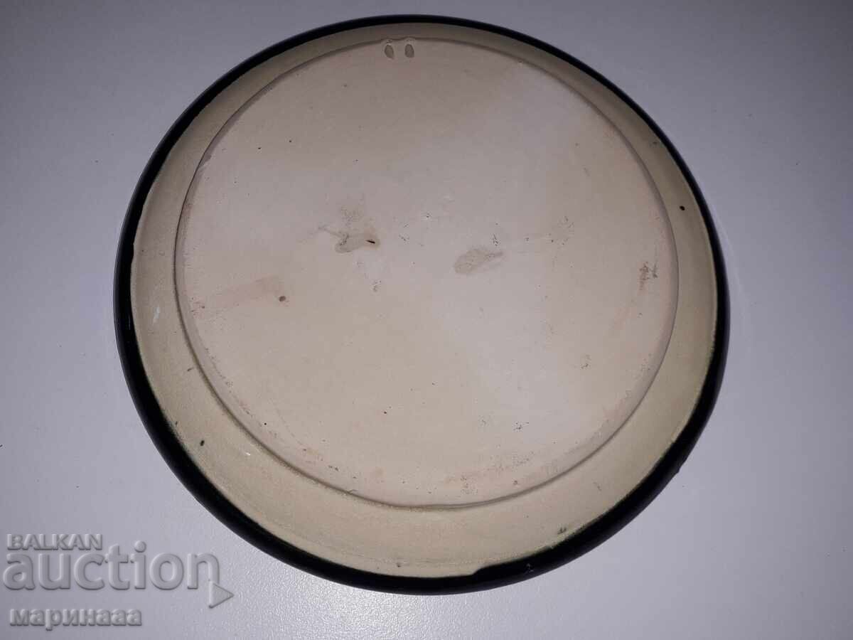 O PLACĂ MASIVĂ. CERAMICĂ. Pictat manual cu preț 5.00 BGN | € 2.56