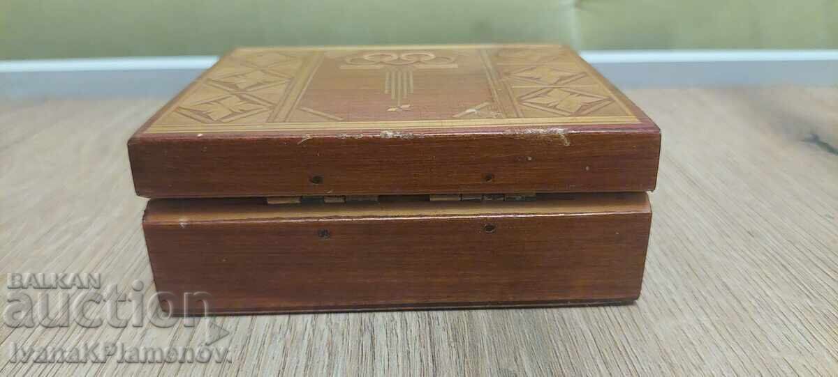 Delivery of Wooden box for collectors Delivery of Wooden box for collectors