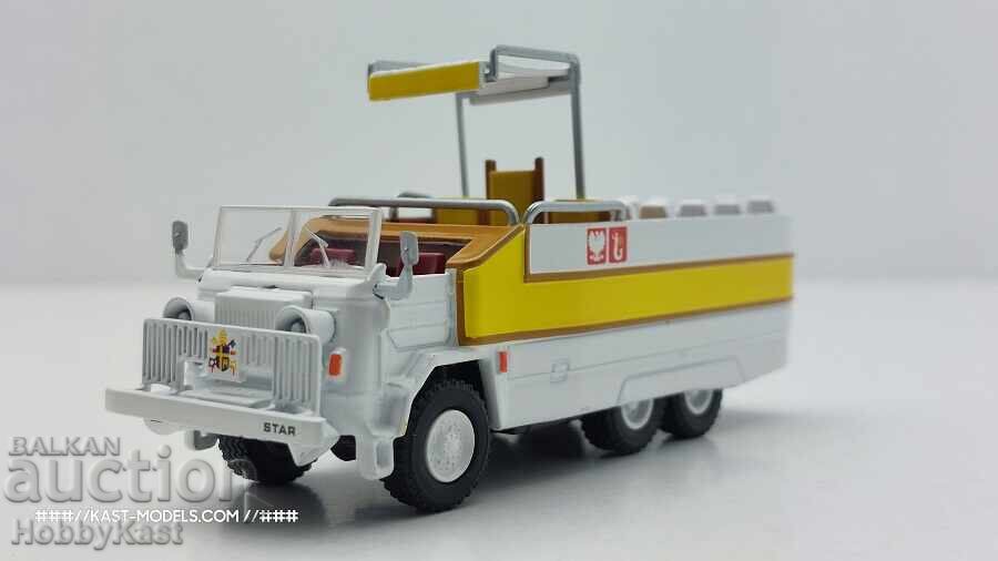 Star 660 Popemobile 1/72