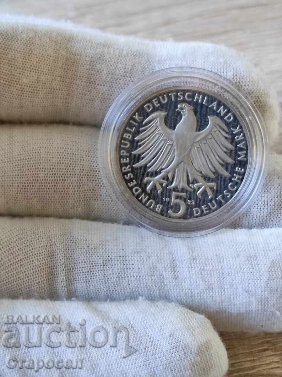 5 timbre 1983 Germania "Martin Luther" cu preț € 10.00 | 19.56 BGN 5 timbre 1983 Germania "Martin Luther" cu preț € 10.00 | 19.56 BGN