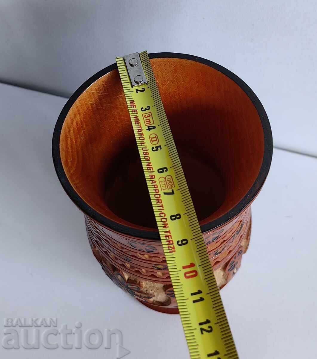 Livrarea VAZA DIN LEMN PERFECTA CU SCULTURA IN LEMN Livrarea VAZA DIN LEMN PERFECTA CU SCULTURA IN LEMN