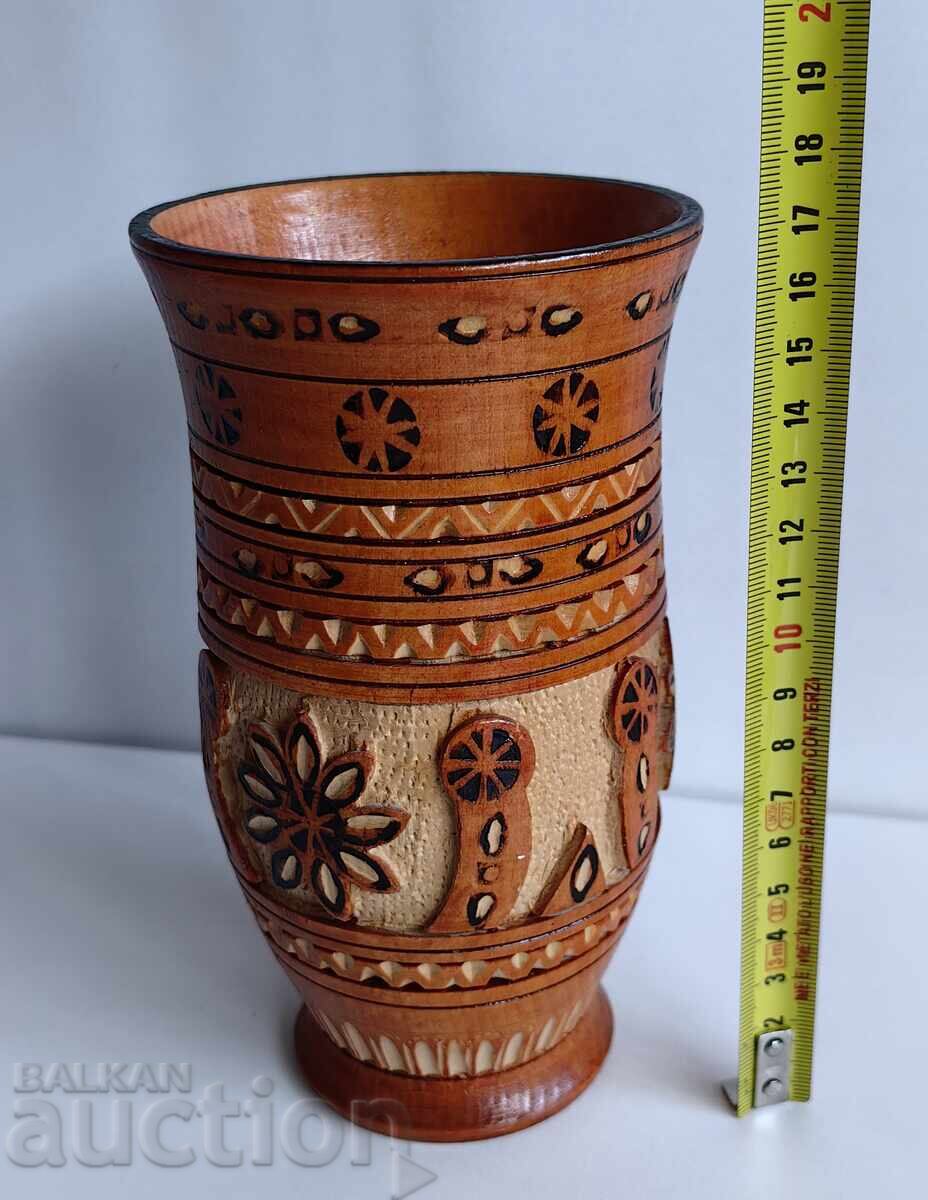 VAZA DIN LEMN PERFECTA CU SCULTURA IN LEMN - 5 VAZA DIN LEMN PERFECTA CU SCULTURA IN LEMN - 5