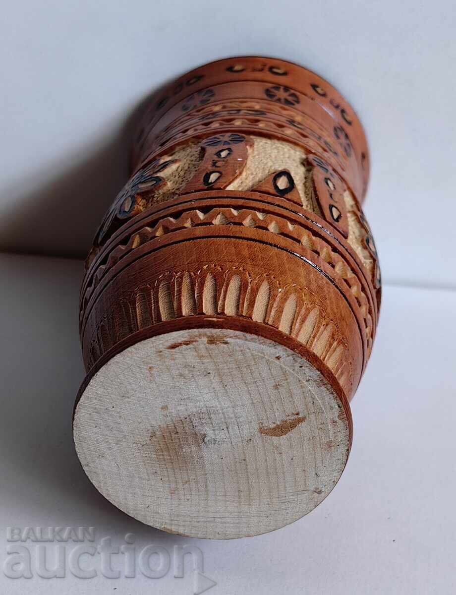 VAZA DIN LEMN PERFECTA CU SCULTURA IN LEMN - 6 VAZA DIN LEMN PERFECTA CU SCULTURA IN LEMN - 6