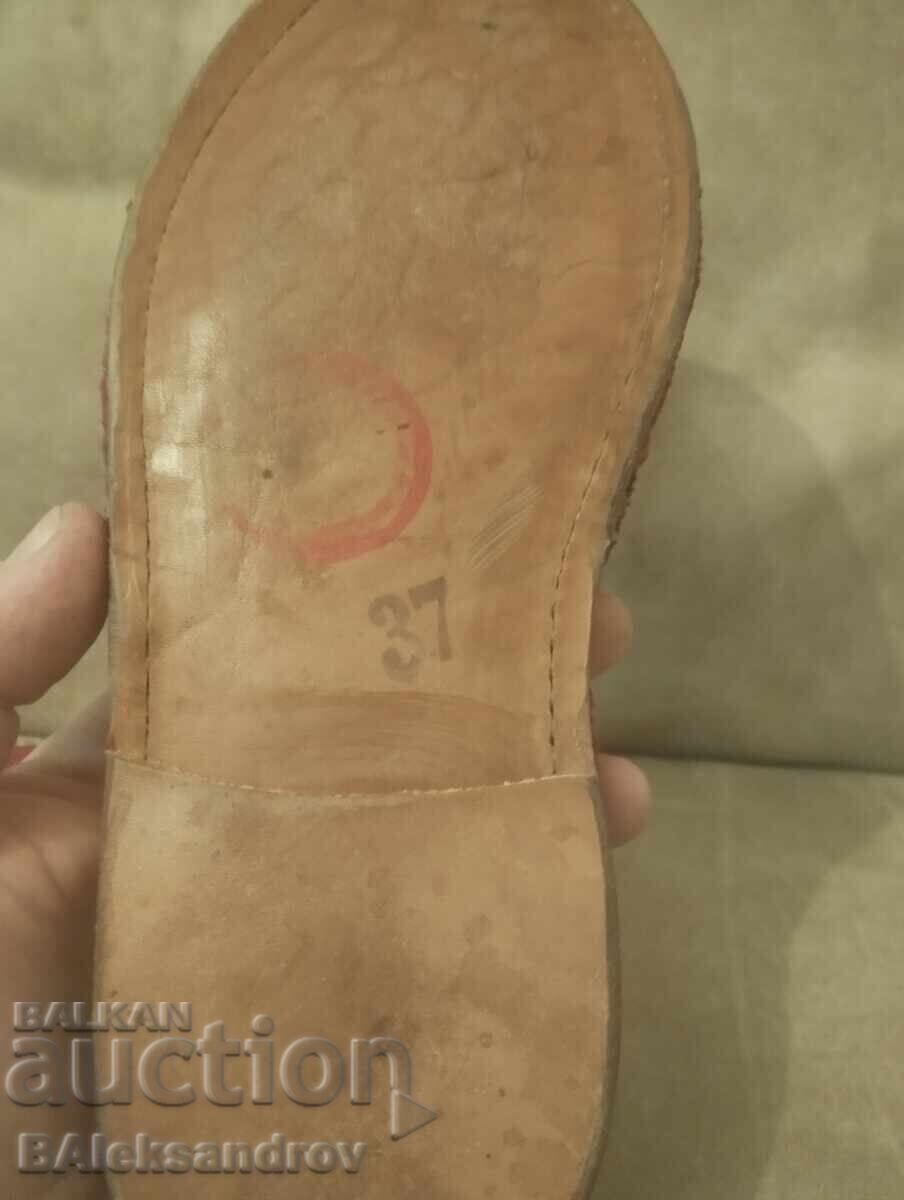 Παλιά ενδιαφέροντα παπούτσια, αχρησιμοποίητα - 6 Παλιά ενδιαφέροντα παπούτσια, αχρησιμοποίητα - 6