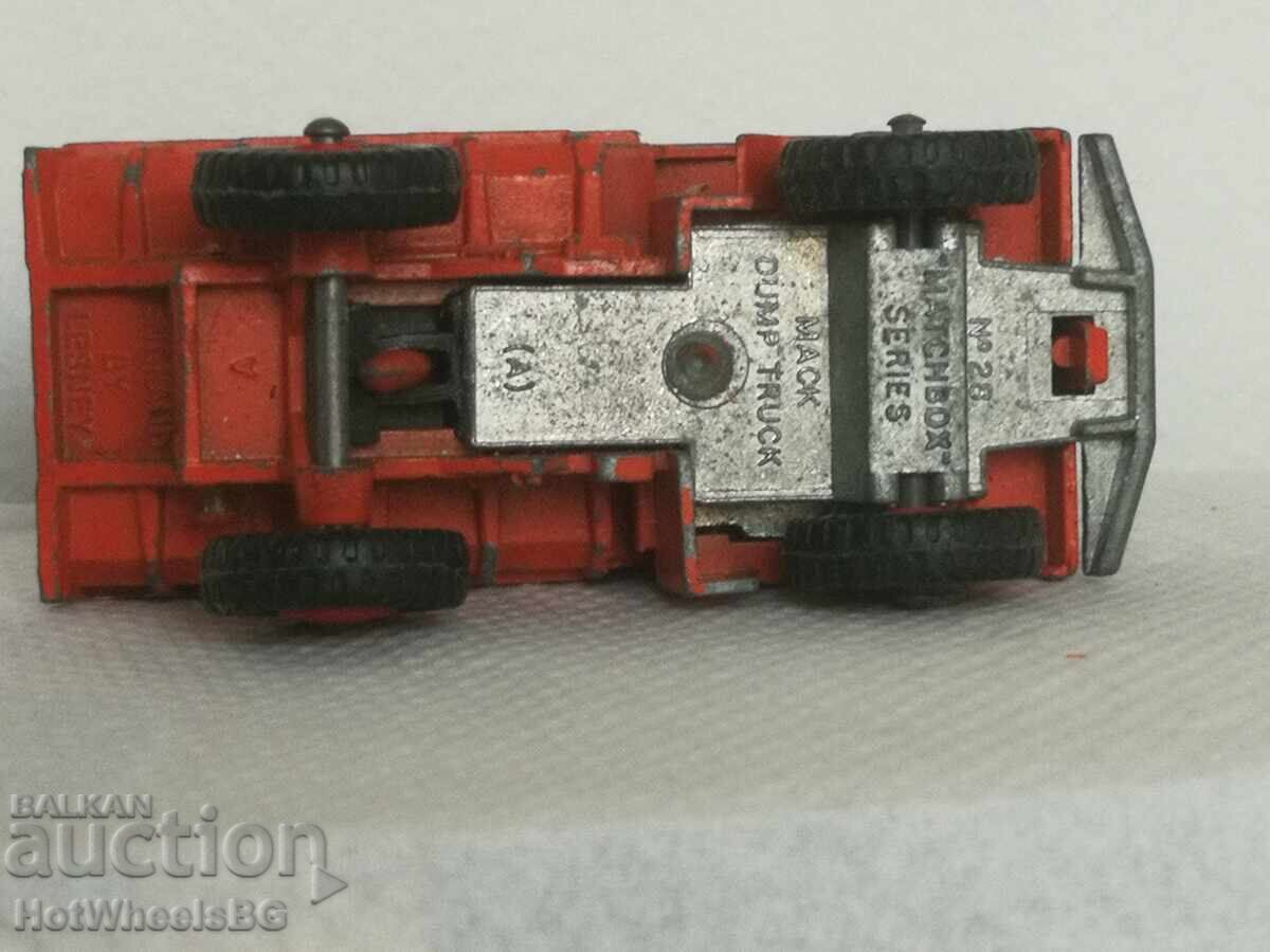 Matchbox LESNEY -No 28D Mack Dump Truck 1968 - 7 Matchbox LESNEY -No 28D Mack Dump Truck 1968 - 7