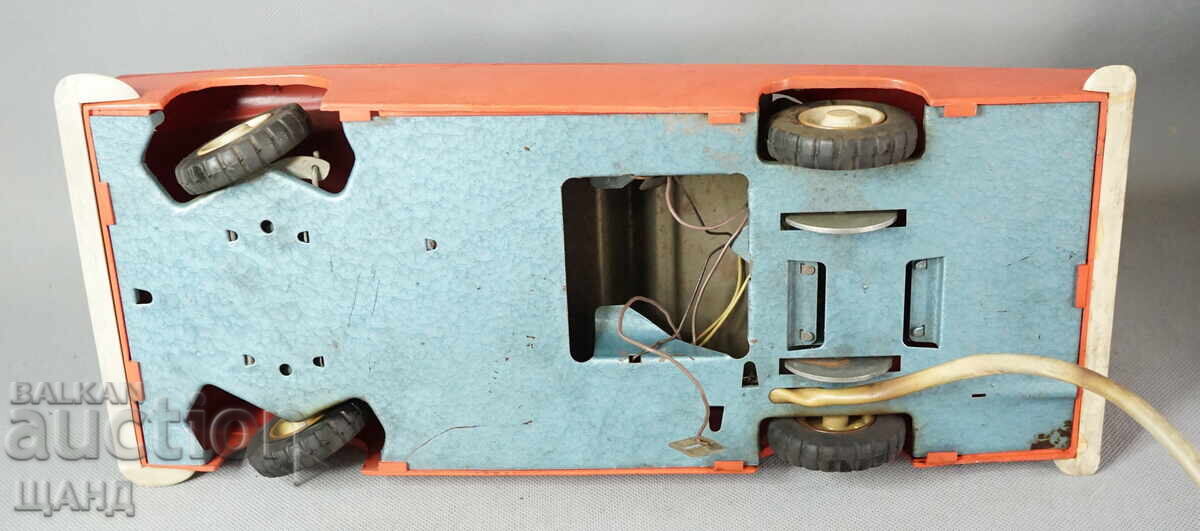 GAZ VOLGA Παλιό ρωσικό μεγάλο πλαστικό μοντέλο αυτοκινήτου - 6 GAZ VOLGA Παλιό ρωσικό μεγάλο πλαστικό μοντέλο αυτοκινήτου - 6