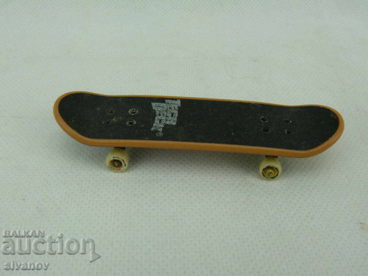 Mini Skateboard Fingerboard #2428 with price 9.99 BGN | € 5.11 Mini Skateboard Fingerboard #2428 with price 9.99 BGN | € 5.11