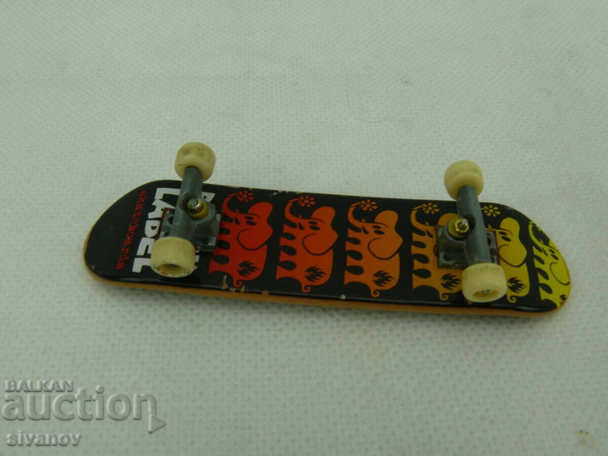 Auction Mini Skateboard Fingerboard #2428 Auction Mini Skateboard Fingerboard #2428